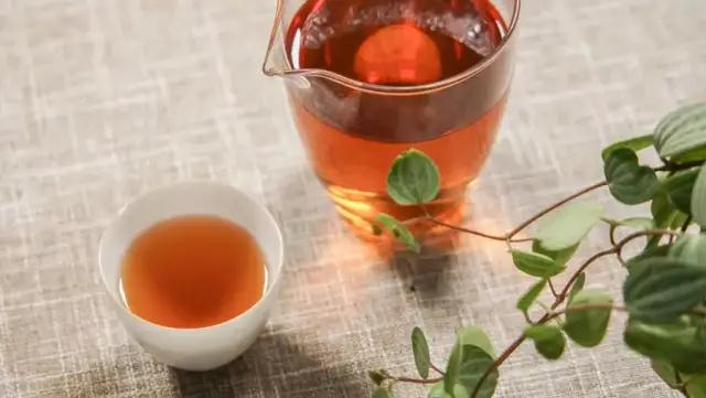 Should we throw away the first time infusion of Pu-erh Tea ?-